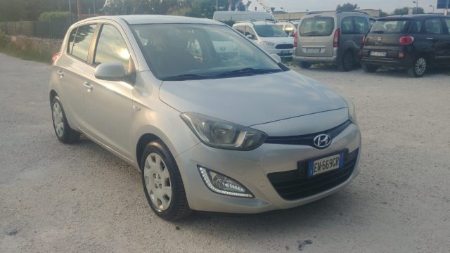 HYUNDAI i20 Argento metallizzato
