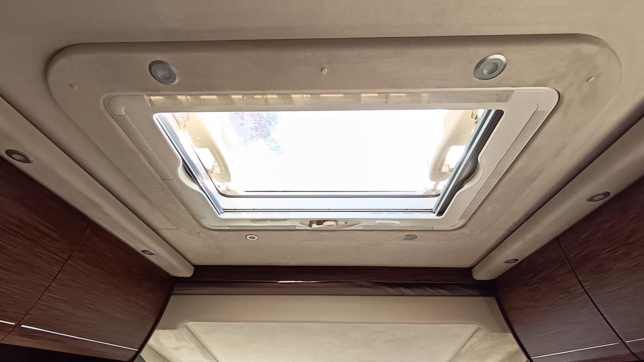 CHARISMA III 900 M Queen Elizabeth