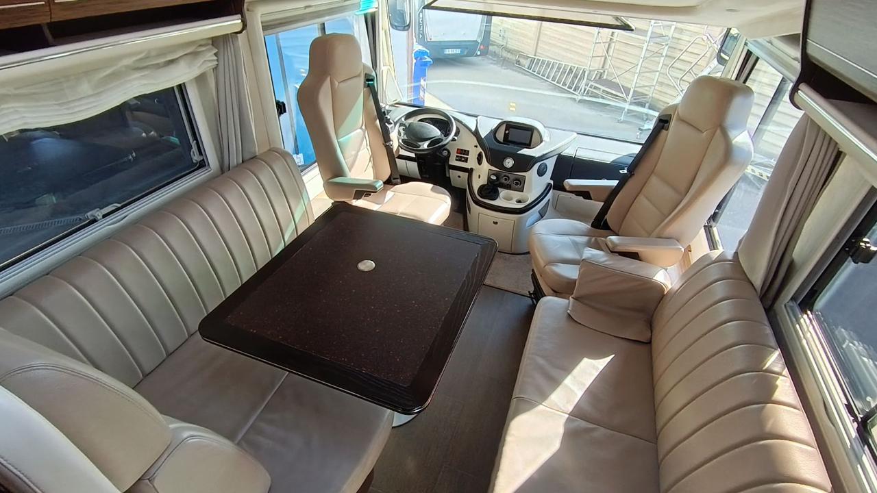 CHARISMA III 900 M Queen Elizabeth