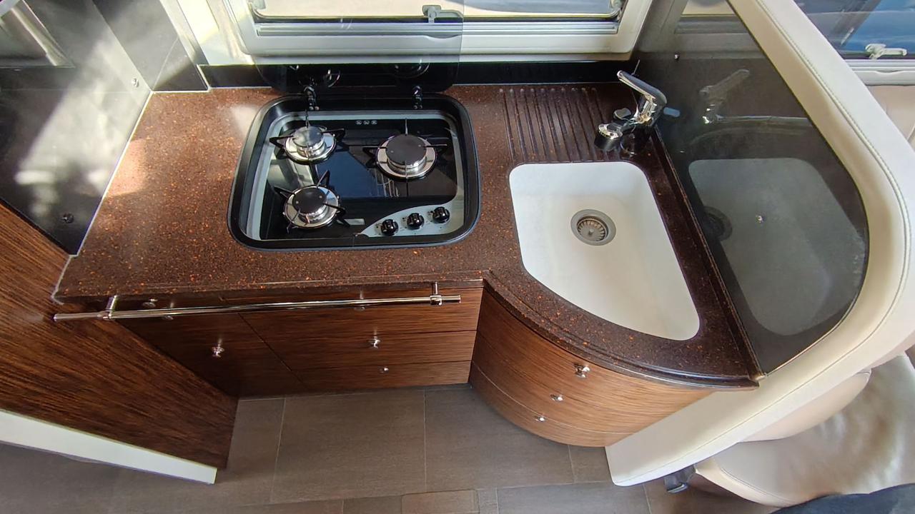 CHARISMA III 900 M Queen Elizabeth