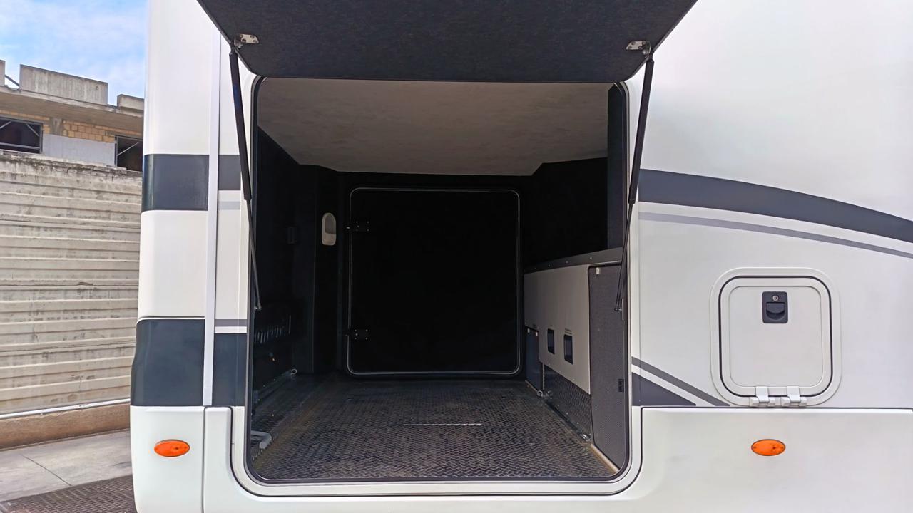 CHARISMA III 900 M Queen Elizabeth