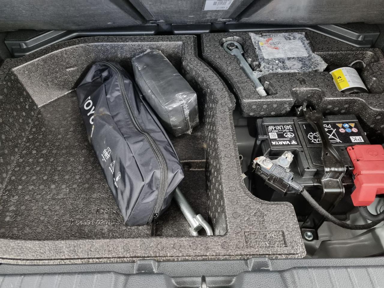 TOYOTA Corolla 2.0 Hybrid GR SPORT - 14