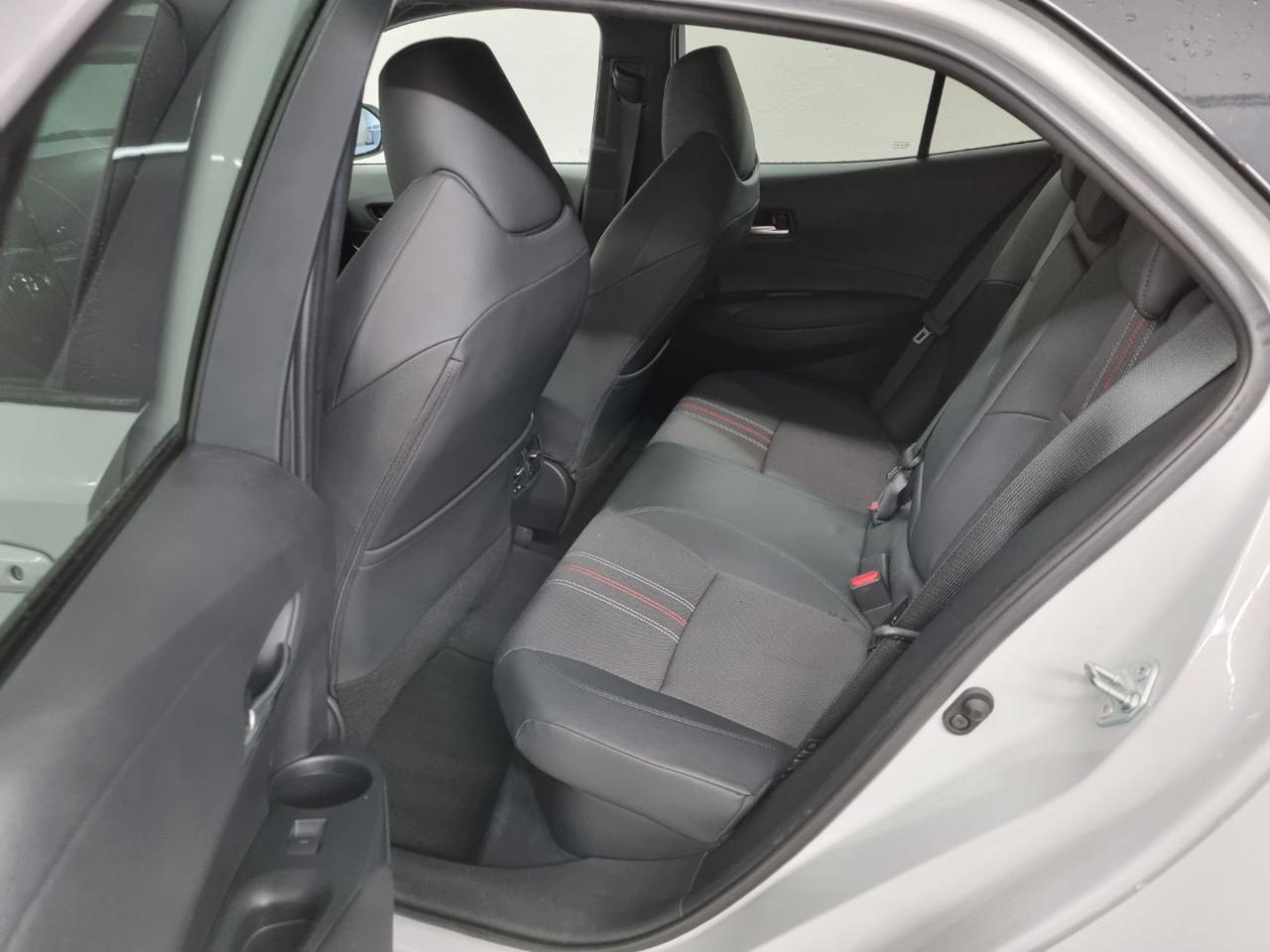 TOYOTA Corolla 2.0 Hybrid GR SPORT - 28