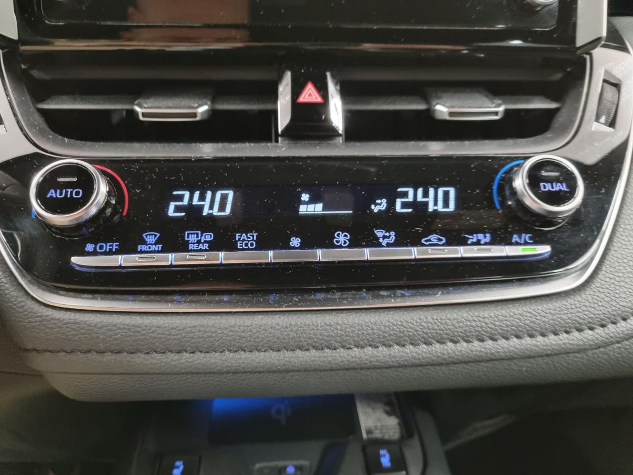 TOYOTA Corolla 2.0 Hybrid GR SPORT - 12