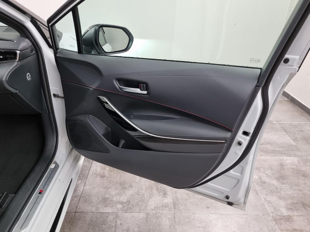 TOYOTA Corolla 2.0 Hybrid GR SPORT - 34