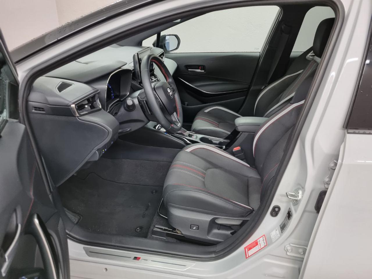 TOYOTA Corolla 2.0 Hybrid GR SPORT - 8