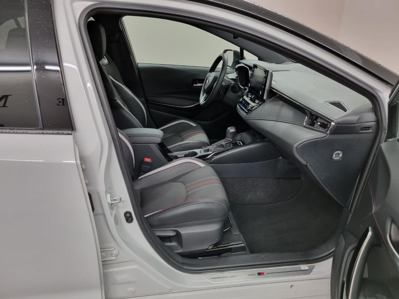 TOYOTA Corolla 2.0 Hybrid GR SPORT - 9