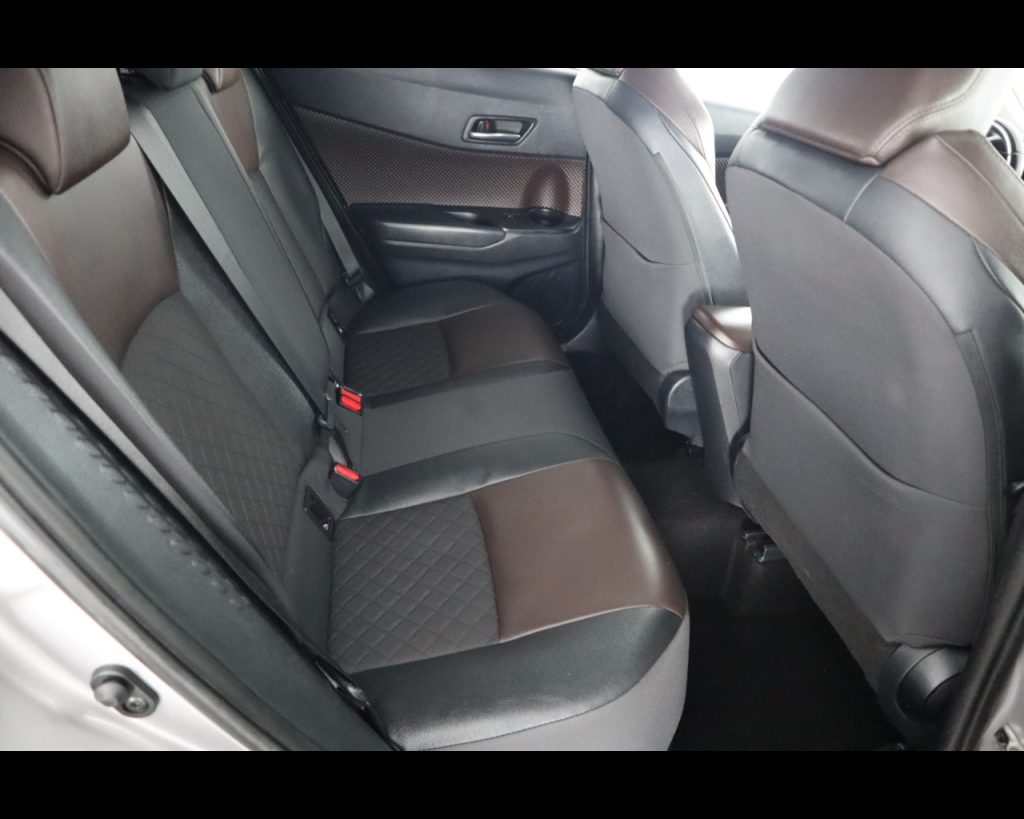 TOYOTA C-HR 1.2t Lounge 4wd cvt - 18