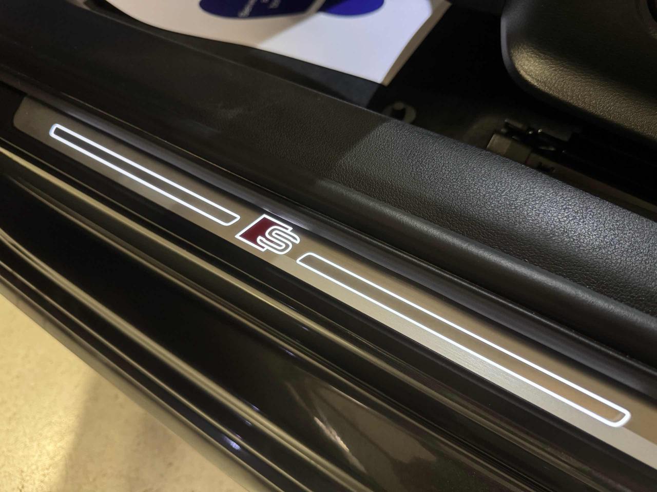 AUDI A4 Avant 40 TDI quattro S tronic S line edition - 14