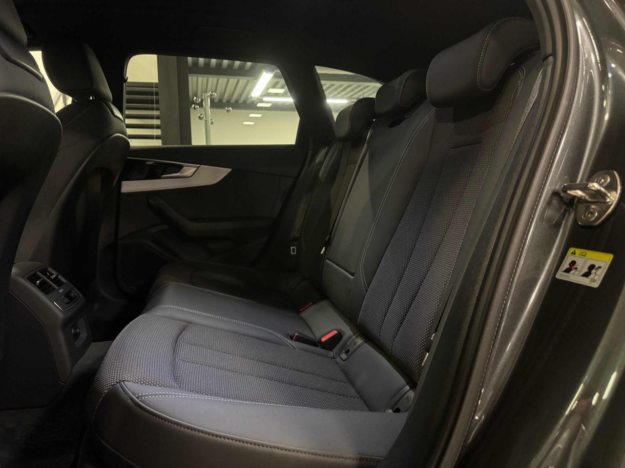 AUDI A4 Avant 40 TDI quattro S tronic S line edition - 12