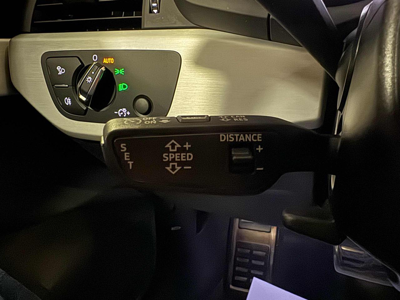 AUDI A4 Avant 40 TDI quattro S tronic S line edition - 31