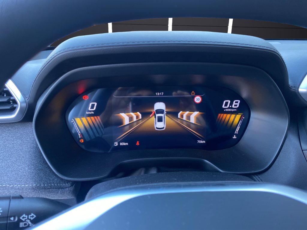 MG ZS 1.5 Standard - 11