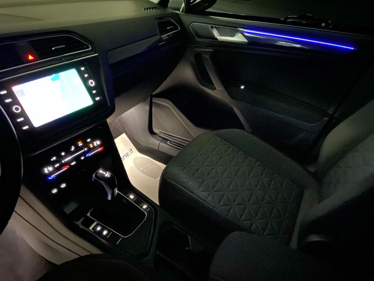 VOLKSWAGEN Tiguan 2.0 TDI 150 CV SCR DSG Life - 17