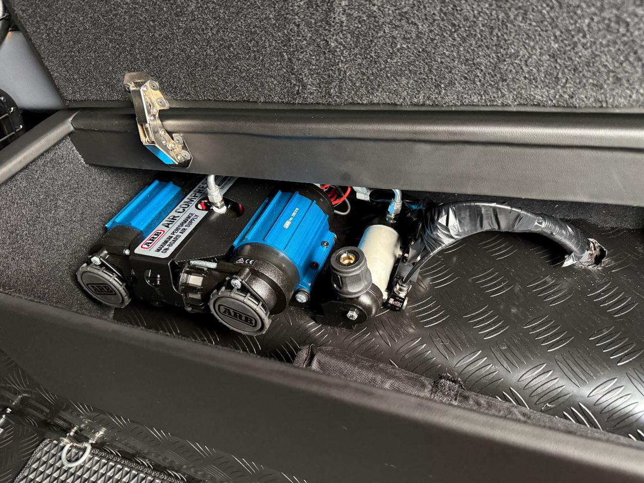 LAND ROVER Defender 110 2.2 TD4 Station Wagon SE SUPER FULL - 23