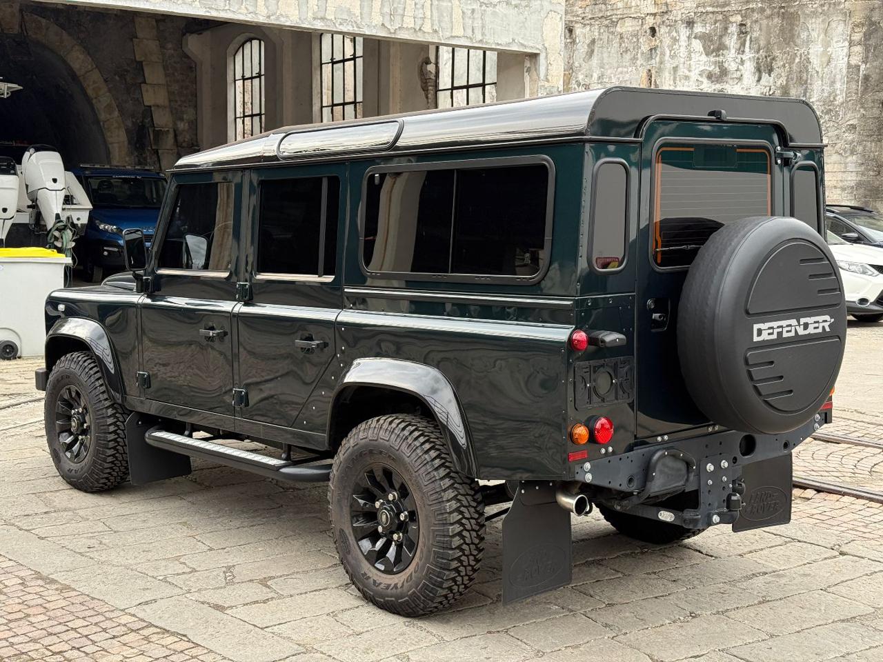 LAND ROVER Defender 110 2.2 TD4 Station Wagon SE SUPER FULL - 3