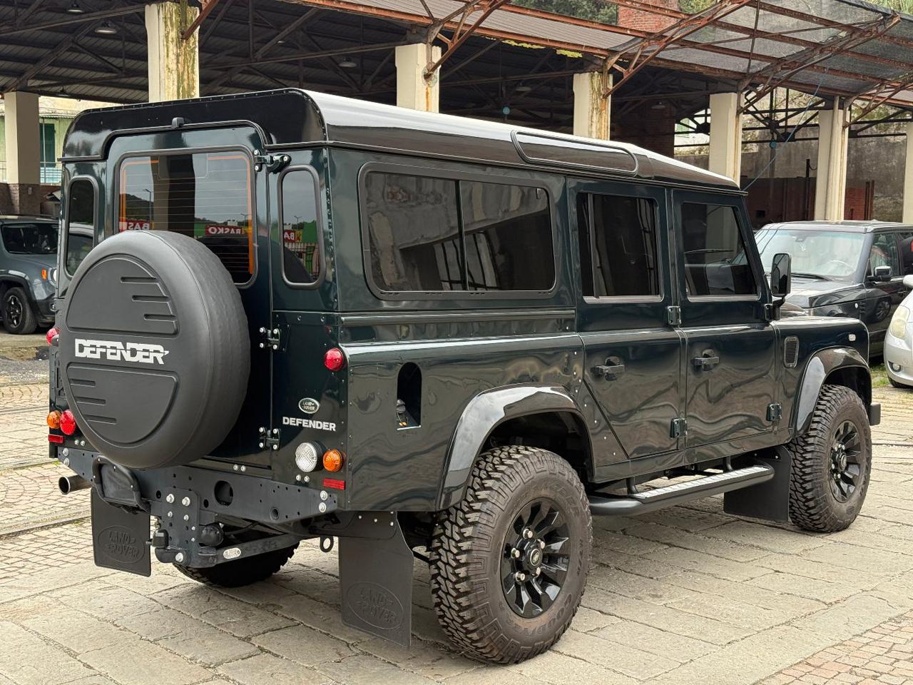 LAND ROVER Defender 110 2.2 TD4 Station Wagon SE SUPER FULL - 4