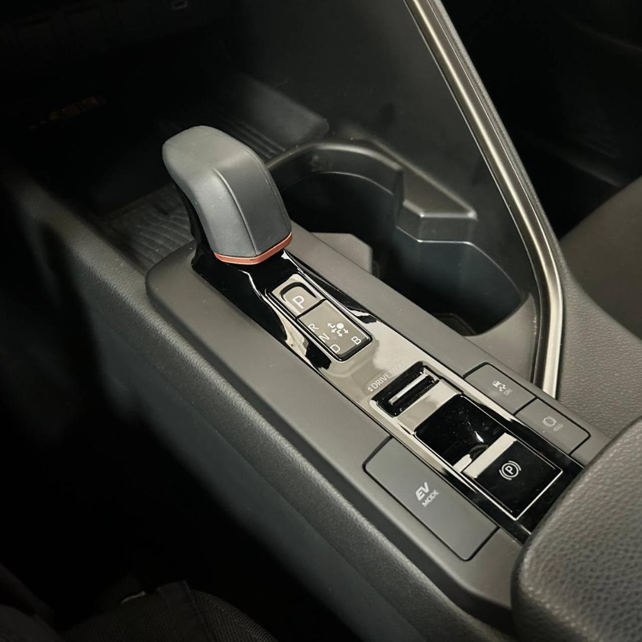 TOYOTA C-HR 1.8 HV Trend - 25