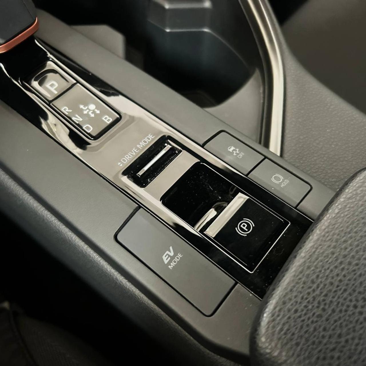 TOYOTA C-HR 1.8 HV Trend - 27