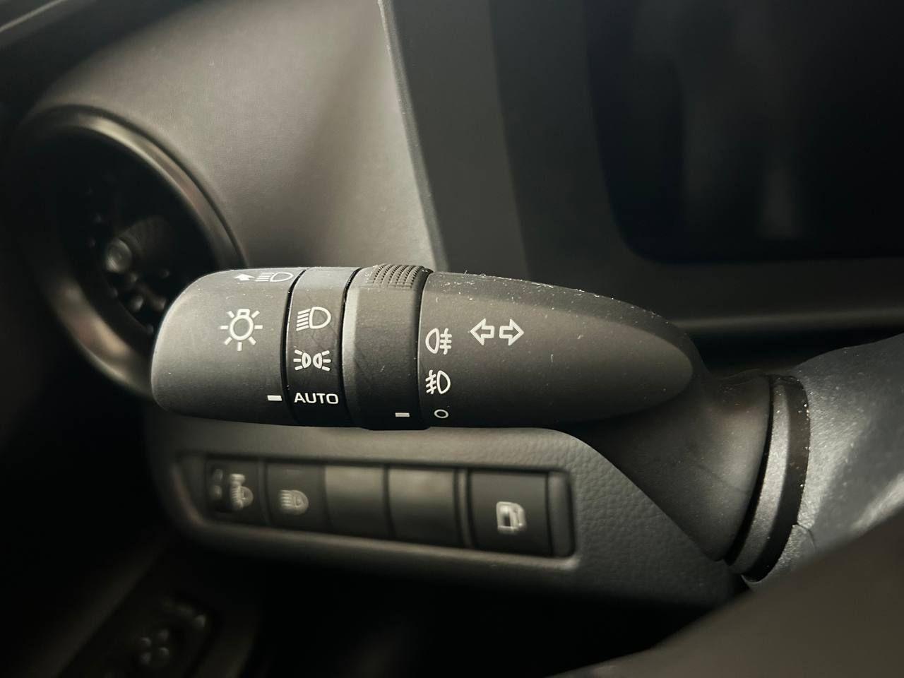 TOYOTA C-HR 1.8 HV Trend - 16