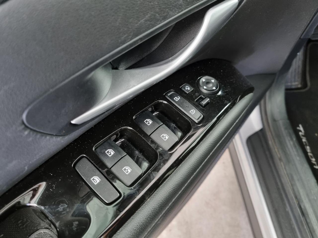 HYUNDAI Tucson 1.6 HEV aut.Exellence - 27