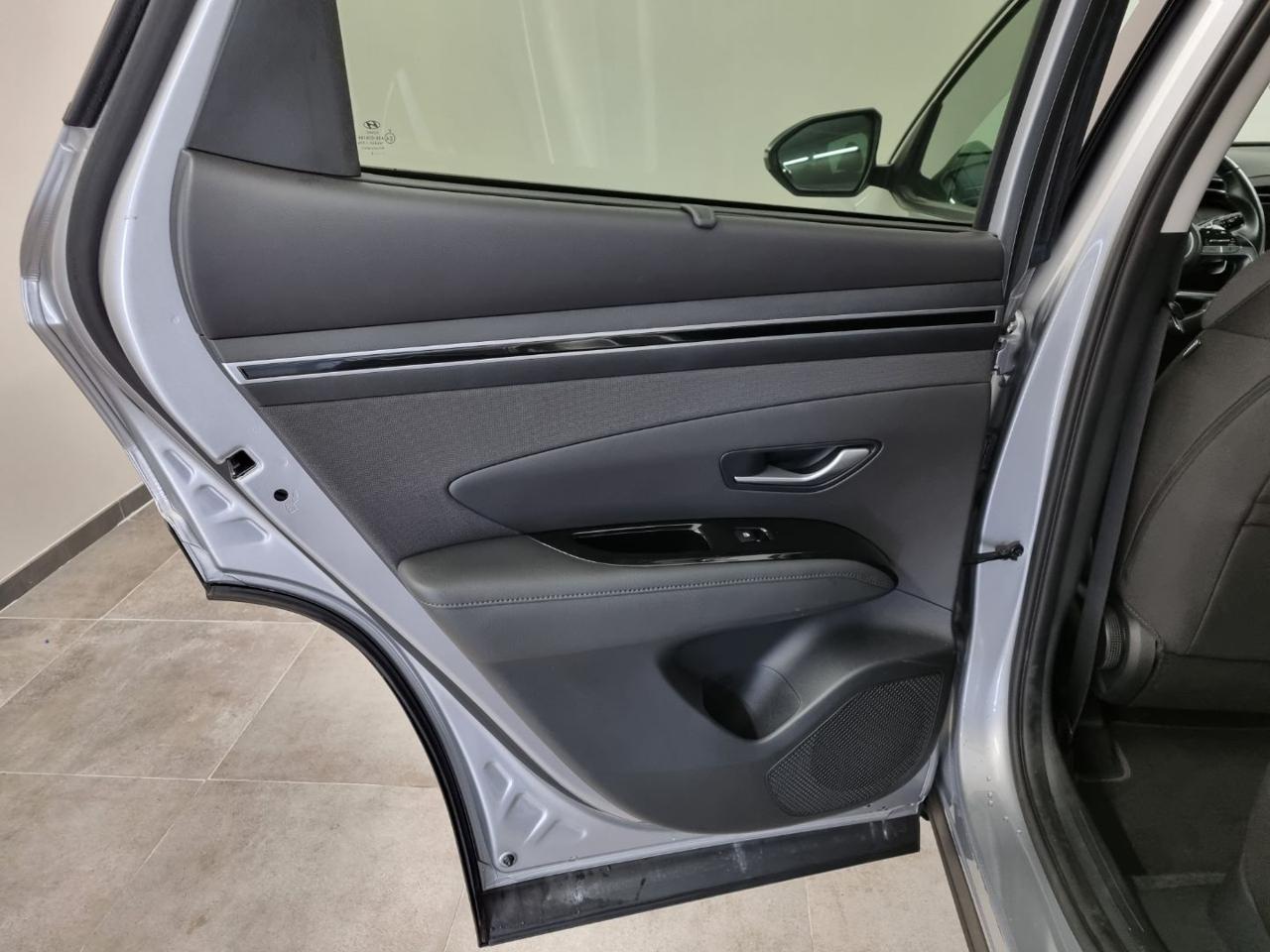 HYUNDAI Tucson 1.6 HEV aut.Exellence - 23