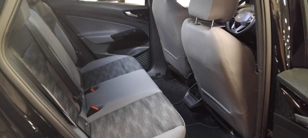 VOLKSWAGEN ID.5 Pro Performance - 8