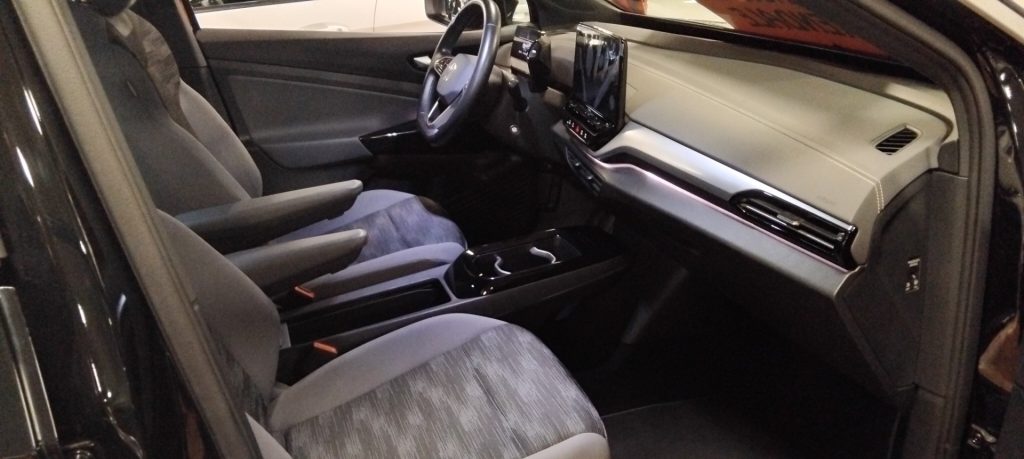 VOLKSWAGEN ID.5 Pro Performance - 10