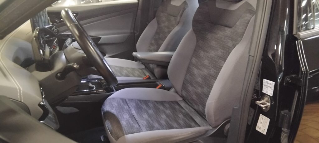 VOLKSWAGEN ID.5 Pro Performance - 13