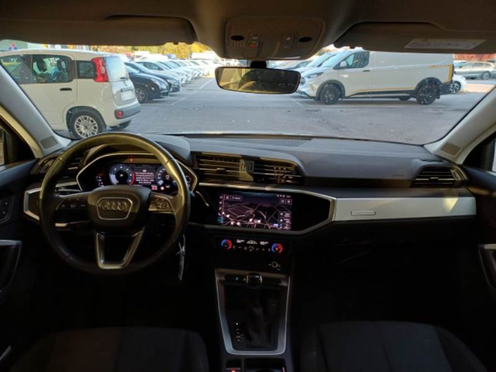 AUDI Q3 35 TDI S tronic Business - 6