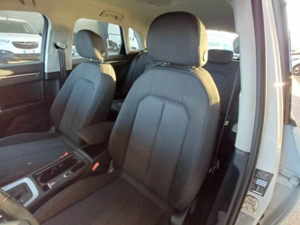 AUDI Q3 35 TDI S tronic Business - 8