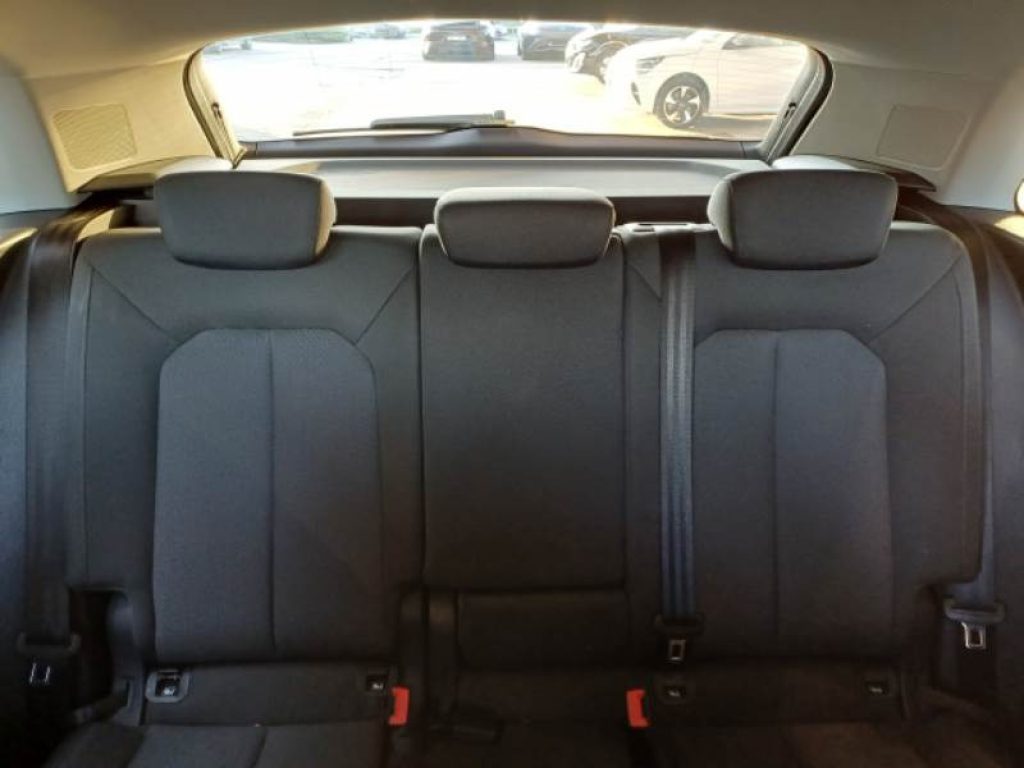 AUDI Q3 35 TDI S tronic Business - 9