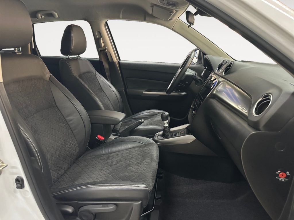 SUZUKI Vitara / 1.4 Hybrid 4WD AllGrip Top KM 25.600 - 18