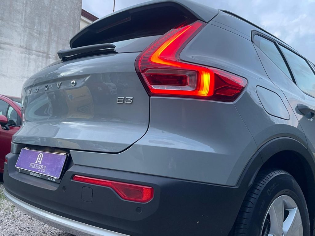 VOLVO XC40 B3 automatico Essential - 12