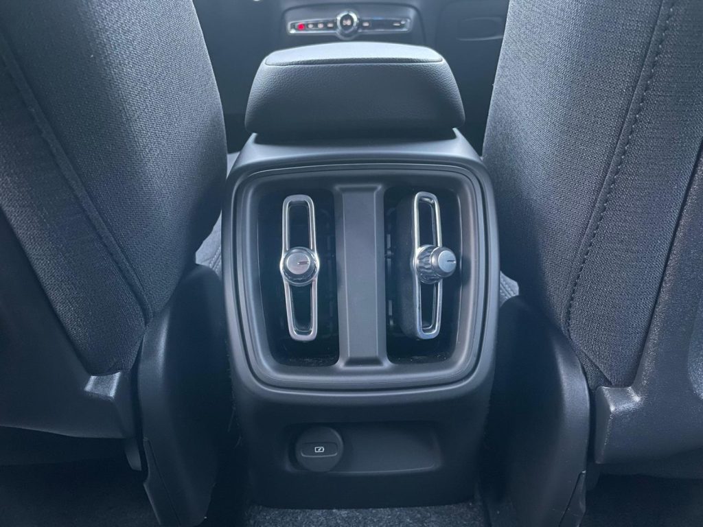 VOLVO XC40 B3 automatico Essential - 19