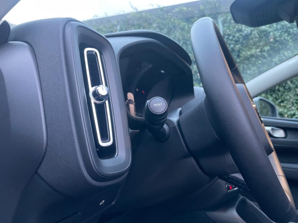 VOLVO XC40 B3 automatico Essential - 21