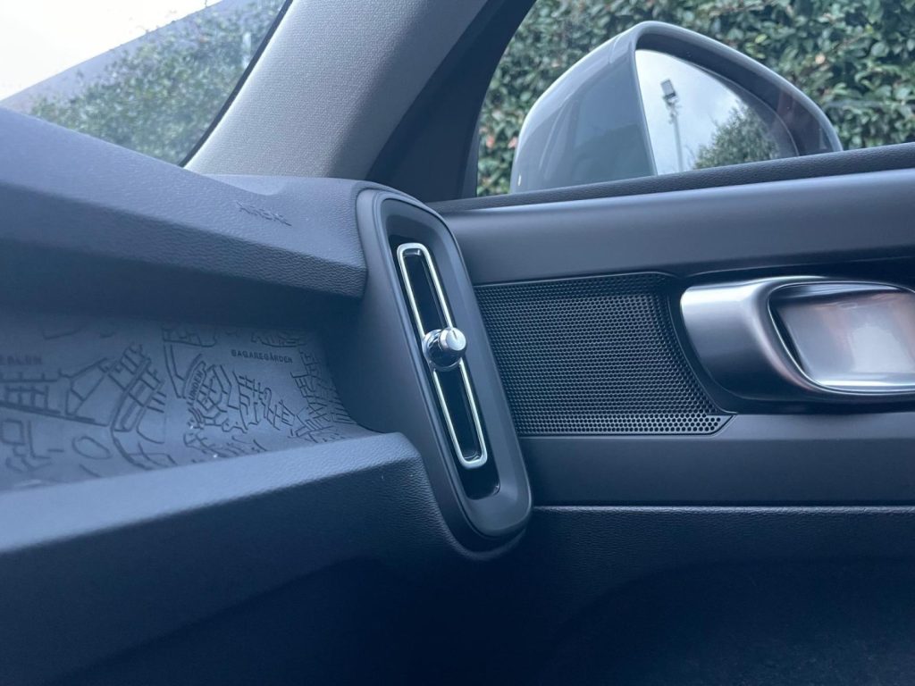 VOLVO XC40 B3 automatico Essential - 25