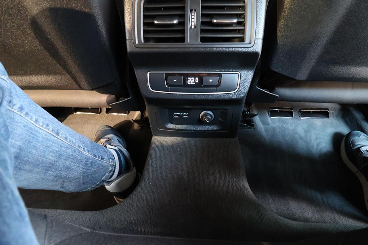 AUDI Q5 35 TDI S-Tronic Business Advanced - 40