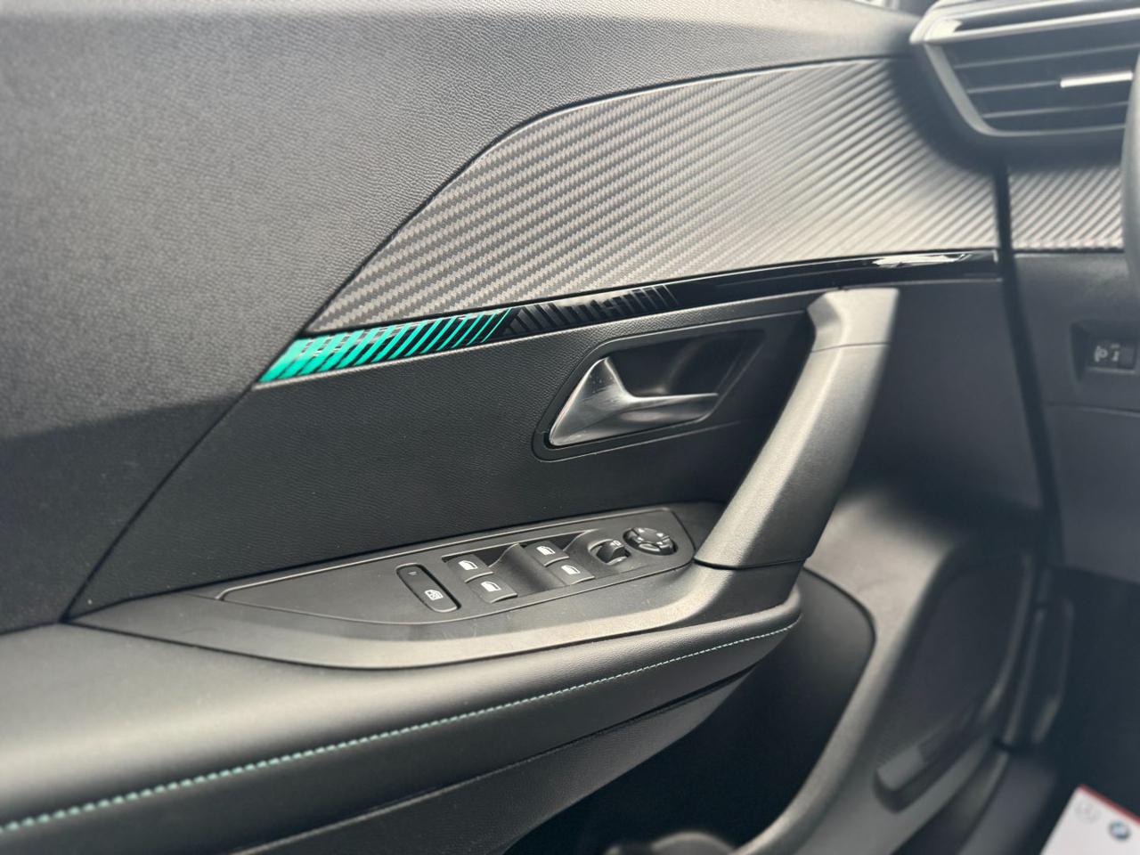 PEUGEOT 2008 1.5 BlueHDI 110cv Allure Pack (Auto/App/Led) - 30