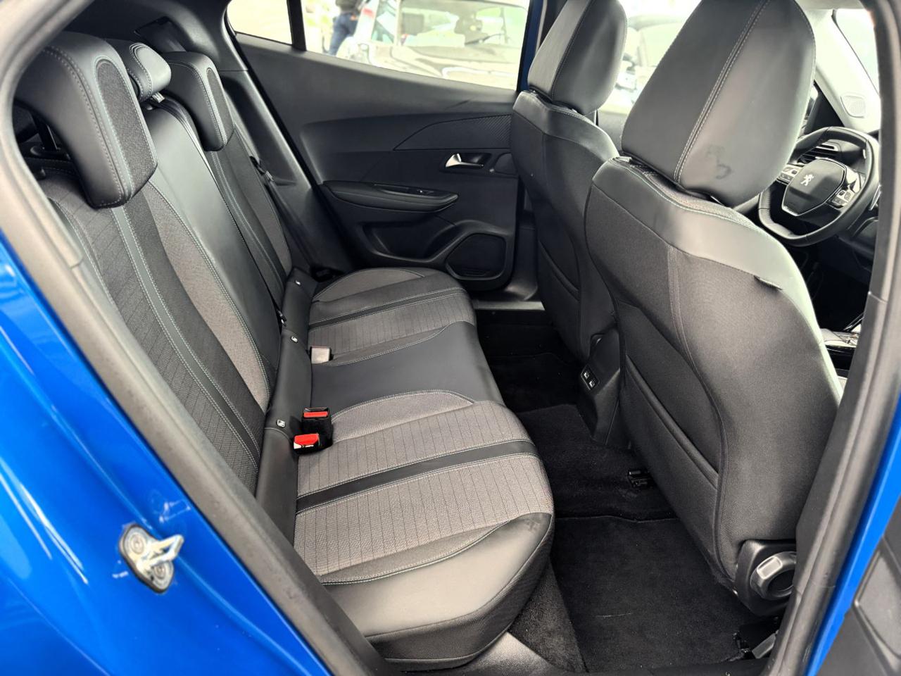 PEUGEOT 2008 1.5 BlueHDI 110cv Allure Pack (Auto/App/Led) - 28