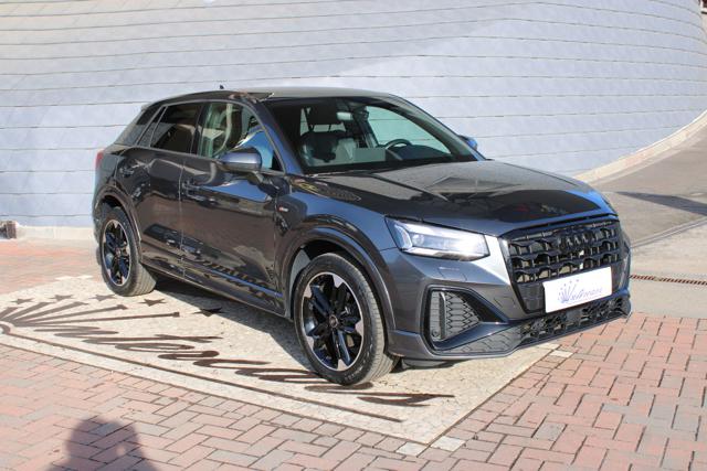 AUDI Q2 Grigio metallizzato