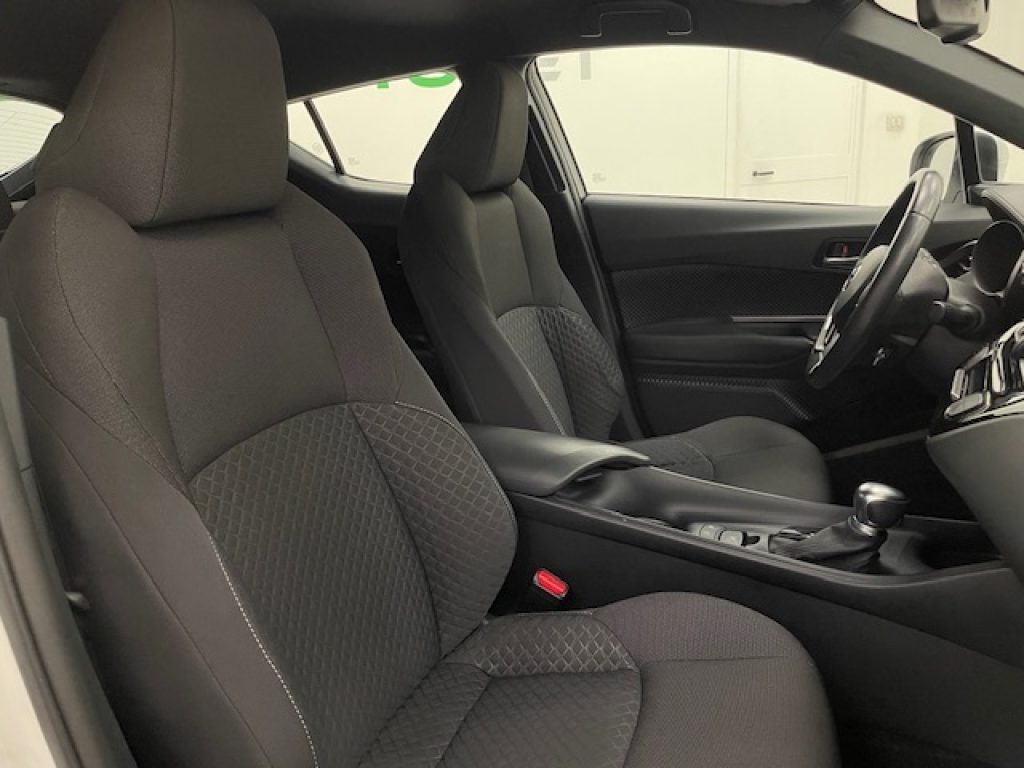TOYOTA C-HR I -  1.8h Business e-cvt - 6