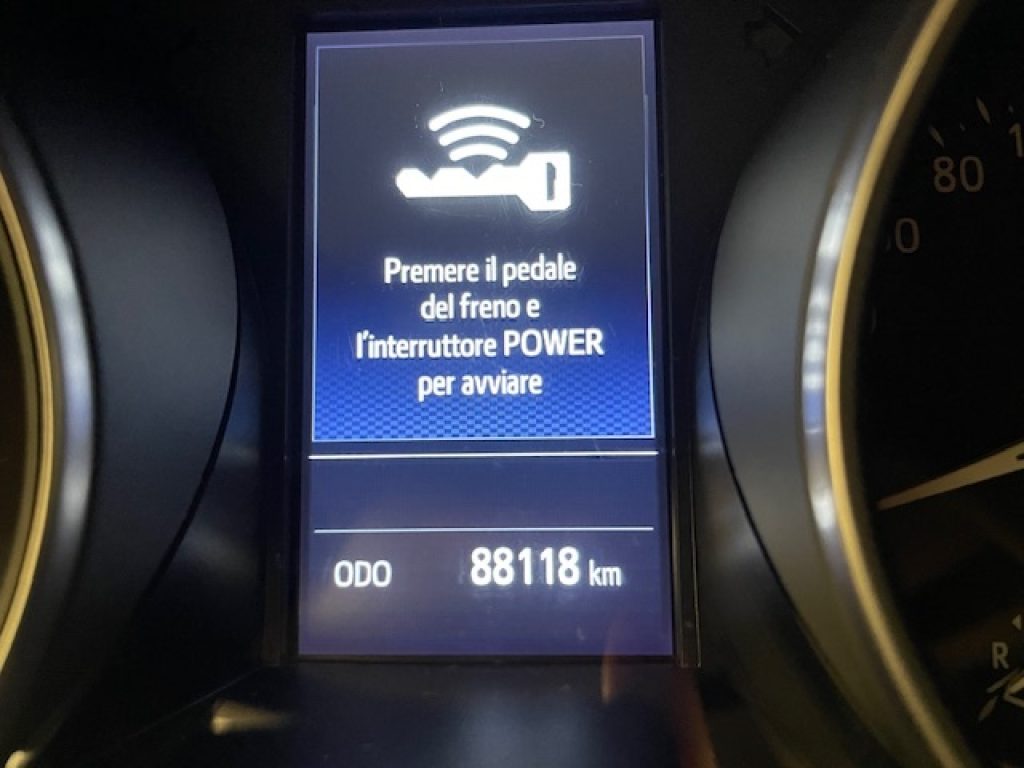 TOYOTA C-HR I -  1.8h Business e-cvt - 12