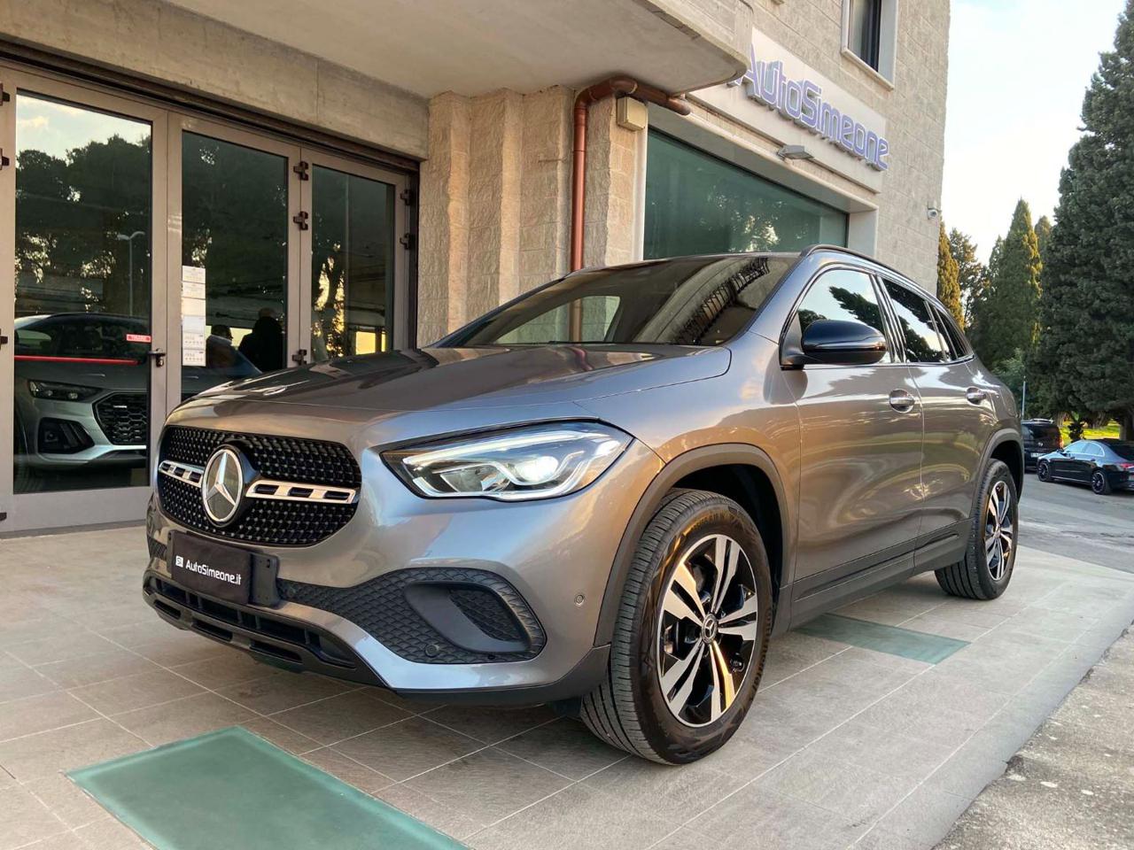 MERCEDES-BENZ GLA 200 d Automatic Sport Plus PACK NIGHT - 1