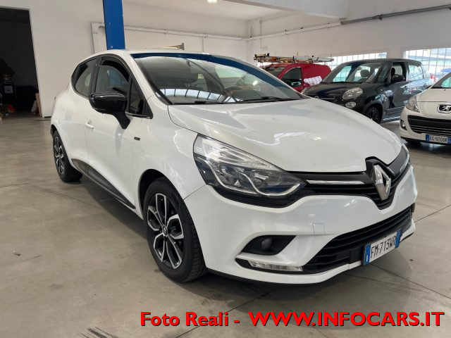 RENAULT Clio Bianco pastello