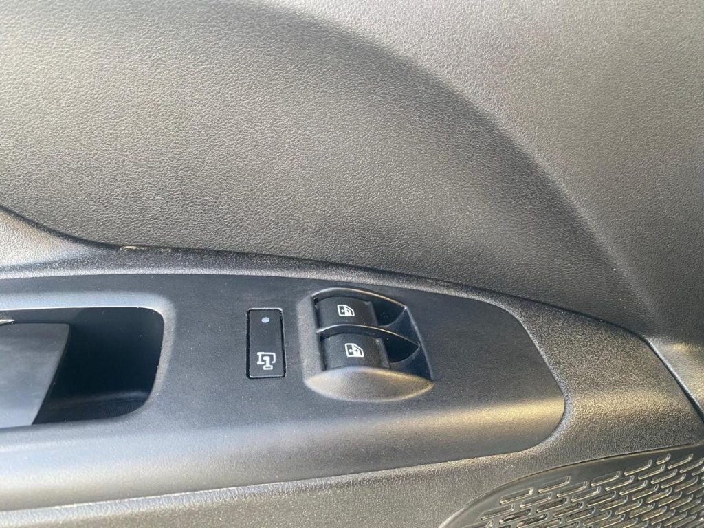 FIAT Doblo 1.6 JTDM 90cv RETROCAMERA RUOTE INVERNALI - 8