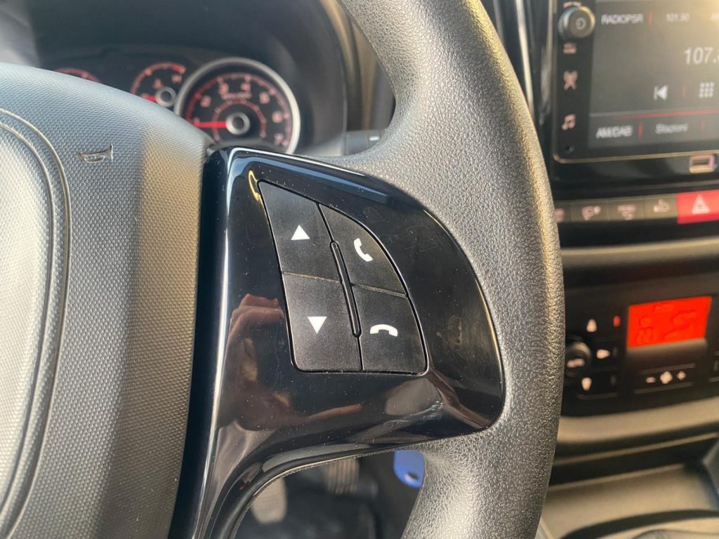 FIAT Doblo 1.6 JTDM 90cv RETROCAMERA RUOTE INVERNALI - 13