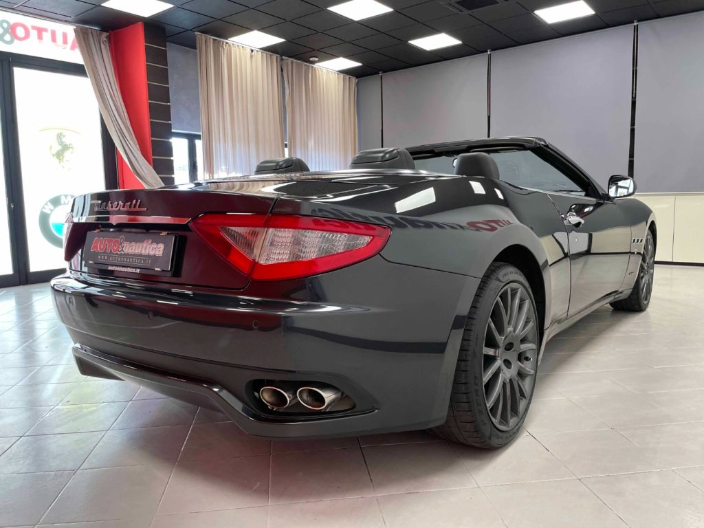 MASERATI GranCabrio 4.7 V8 AUTO - 11