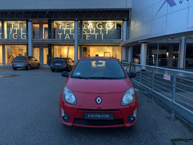 RENAULT Twingo Rosso pastello