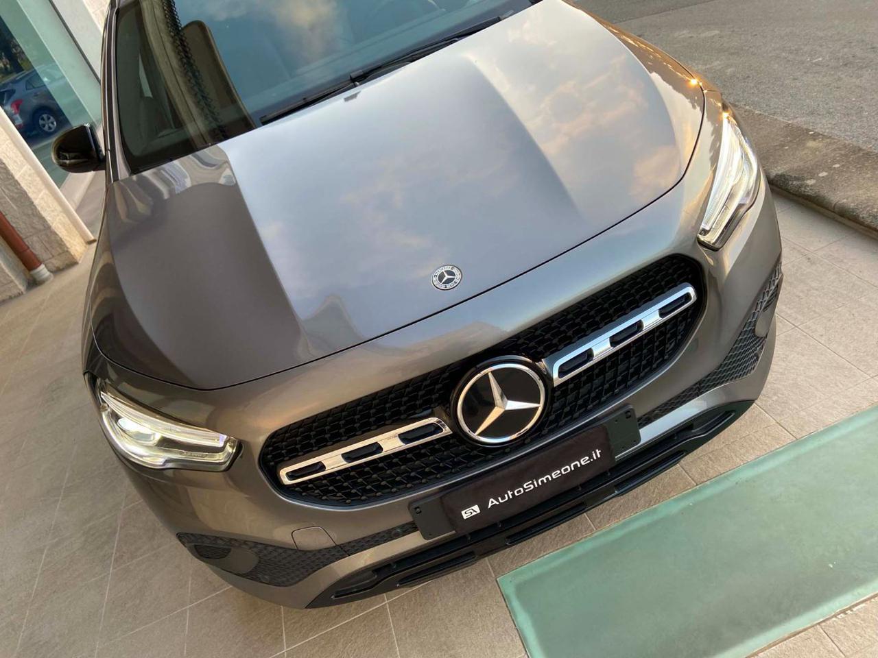 MERCEDES-BENZ GLA 200 d Automatic Sport Plus PACK NIGHT - 19