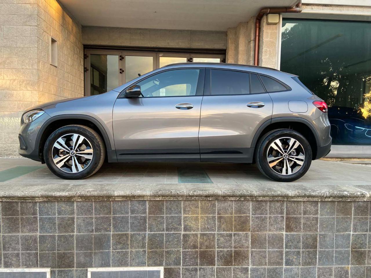 MERCEDES-BENZ GLA 200 d Automatic Sport Plus PACK NIGHT - 8